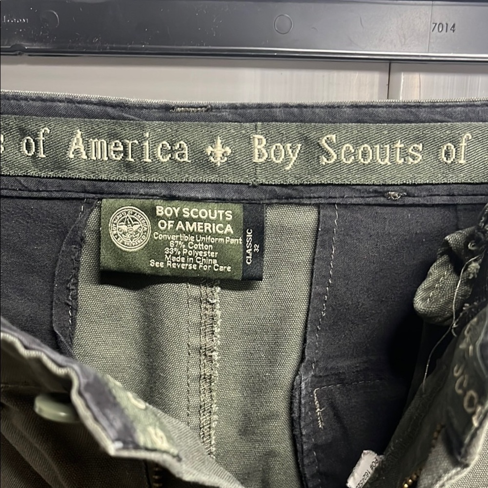 BSA Men's Green Cargo Shorts 32” waist - Picture 2 of 6